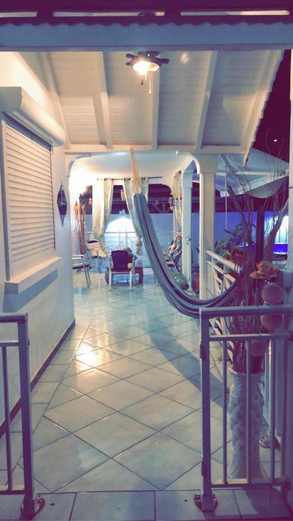 Le Sable Bleu - Evasion Tropicale A Sainte-Anne - Plage 5Min - Piscine - Parking - Logement Climatise - Vue Sur Les Palmiers - Parfait Pour Sejours En Famille Ou Entre Amis Exteriör bild